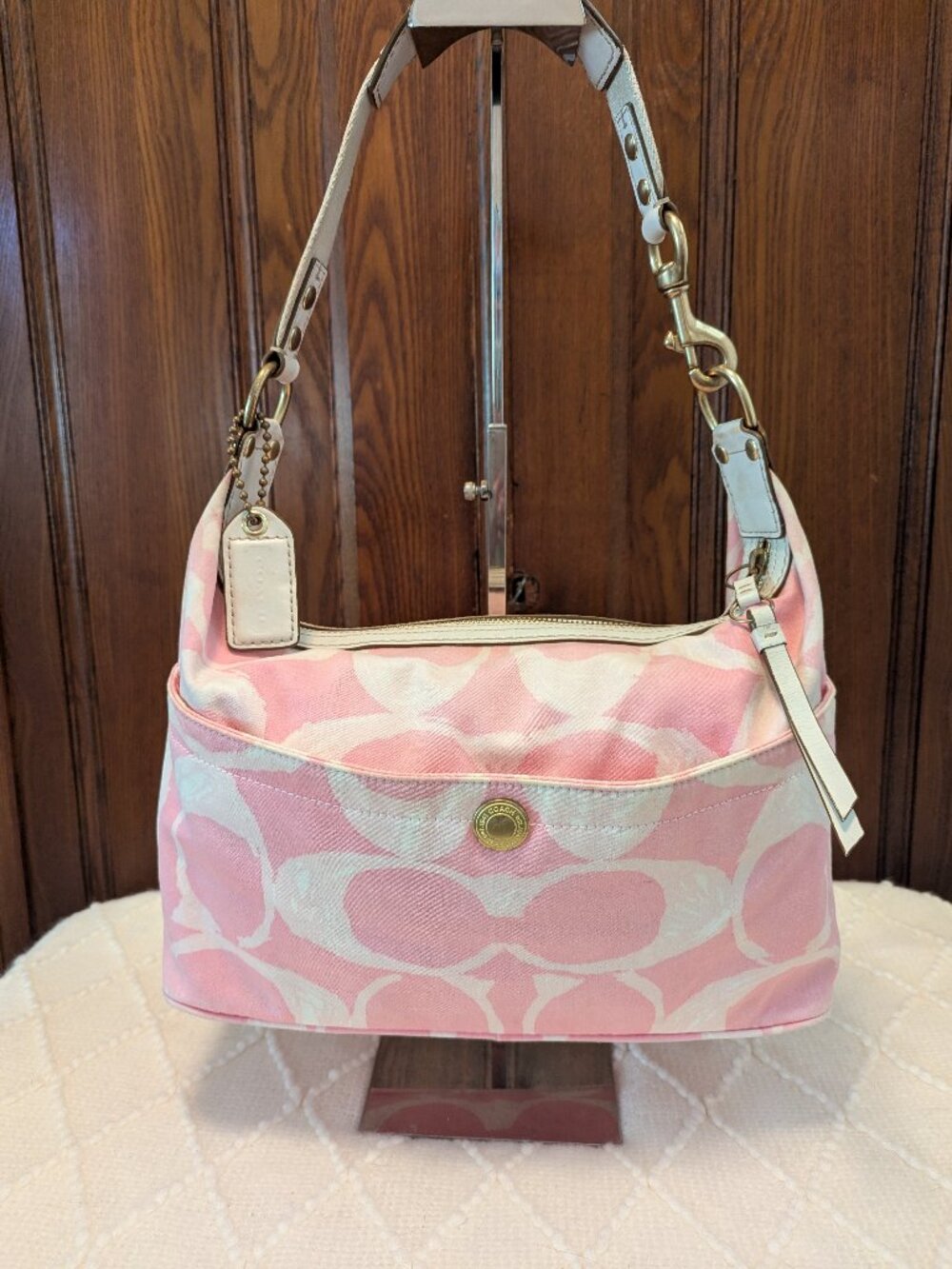 Coach Hampton F10699 signature Shoulder Bag